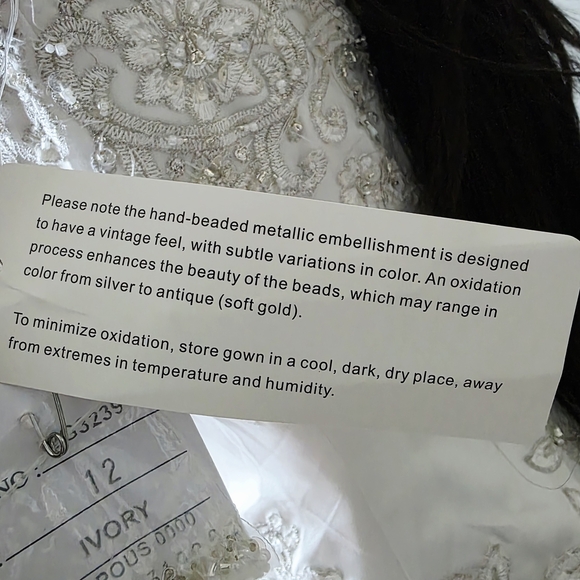 BNWT David's Bridal White Strapless Wedding Dress - Picture 6 of 16